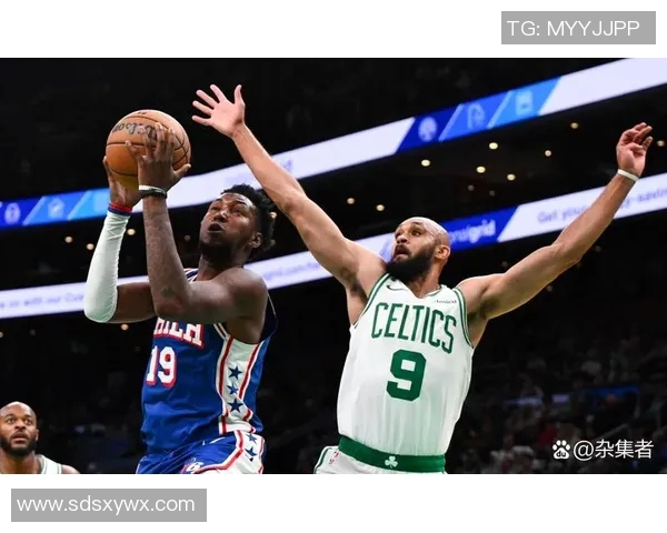 凯尔特人快攻反击 布朗快下飞身暴扣