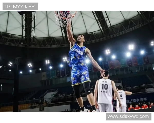 正式官宣!2米08争议大外援加盟江苏男篮,上赛季代表山西场均8分5板