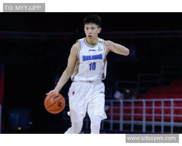 肌肉线条明显!CBA体测现场直击 刘晓宇这身材什么水平?